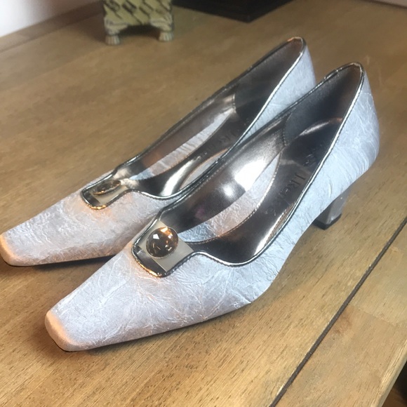 j renee silver dress shoes